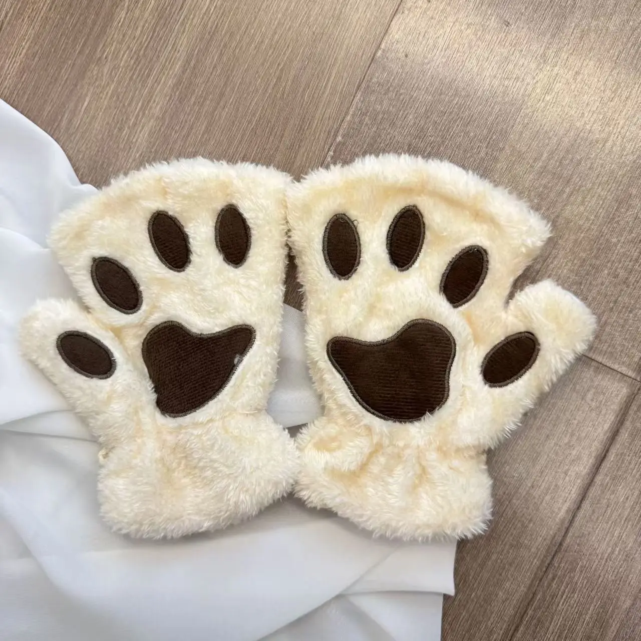 Winter Warm Fuzzy Fleece-Lined Bear Cat Paw Half-Finger Gloves, Cute Casual Hand Warmers for Ladies Outdoor Use