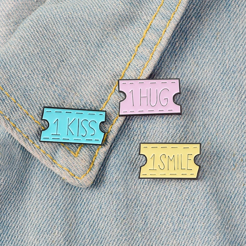 Broche con eslogan de cartel KISS, alfileres simples de esmalte rosa, amarillo y azul, joyería para el Día de San Valentín, broches rectangulares, 1 sonrisa, 1 abrazo, 1