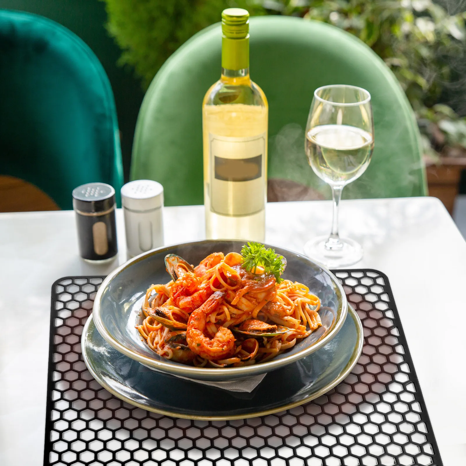 

Силиконовый коврик для сушки посуды на кухонной столешнице, поддон для слива воды с полым дизайном, гибкий коврик для столешницы для посуды и