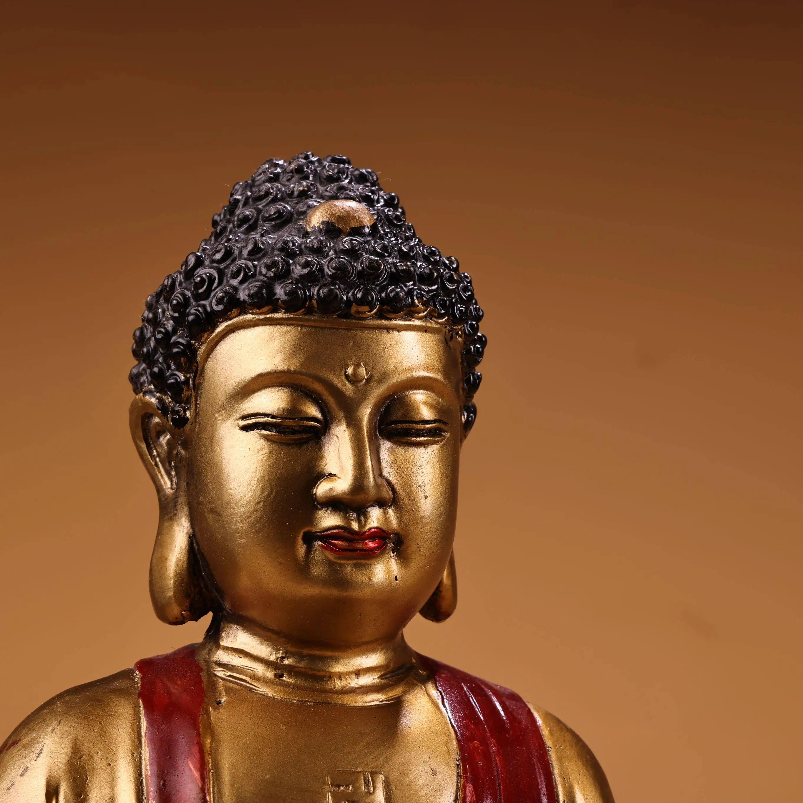 Color Painted Pure Copper Shakyamuni Tathagata Buddha Home Temple Desktop Craft