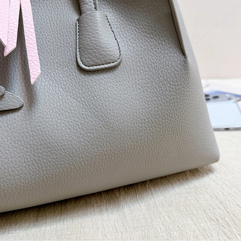 Damen-Tragetasche, mehrschichtige Schultertasche mit großem Fassungsvermögen und Reißverschluss, Damen-Vintage-Handtasche mit mattiertem Finish, ideal für Büro, Pendel und den täglichen Gebrauch, mit Tragegriff. – Detail 8
