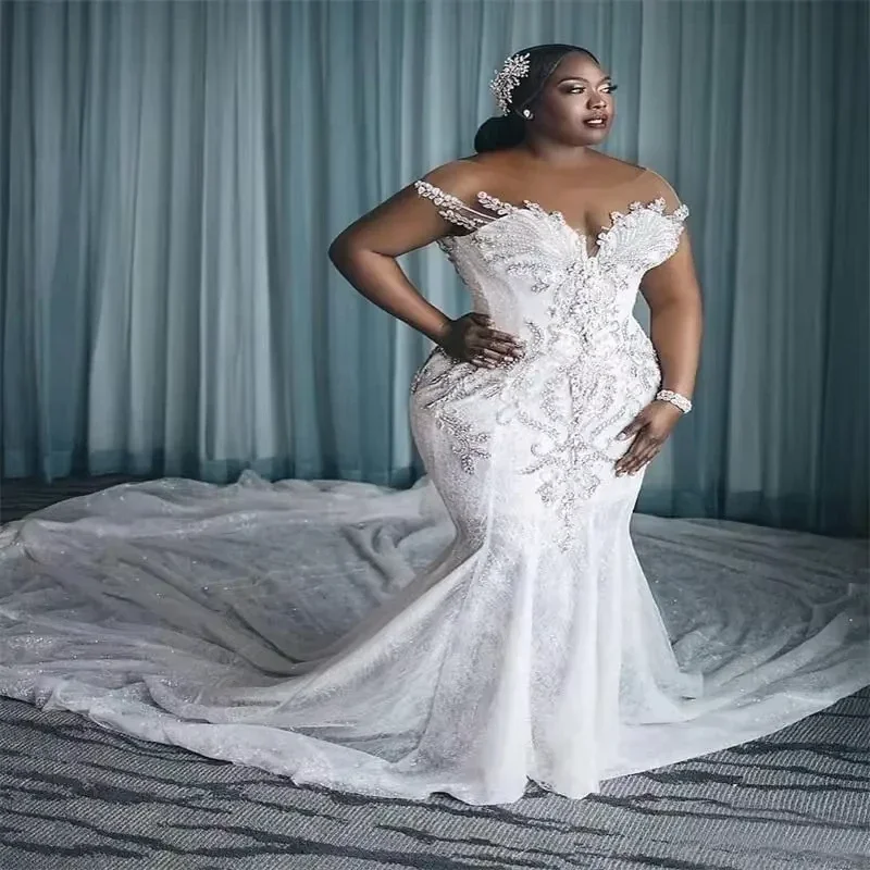 

Customized Plus Size Mermaid Wedding Dresses Sleeveless Crystal Beaded Appliqued Lace Bridal Gowns Elegant Sweep Vestido