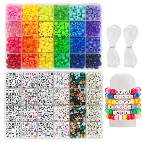 Perles de poney pour kit de fabrication de bracelets d'amitié 24 couleurs ensemble de perles Kandi, 720 pièces en plastique arc-en-ciel en vrac et 980 pièces de perles de lettre avec