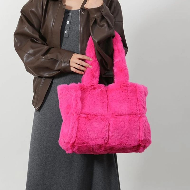 

Зимняя мода Интернет-знаменитости Популярная меховая сумка Универсальная клетчатая милая женская сумка на плечо Большая вместительная дорожная сумка