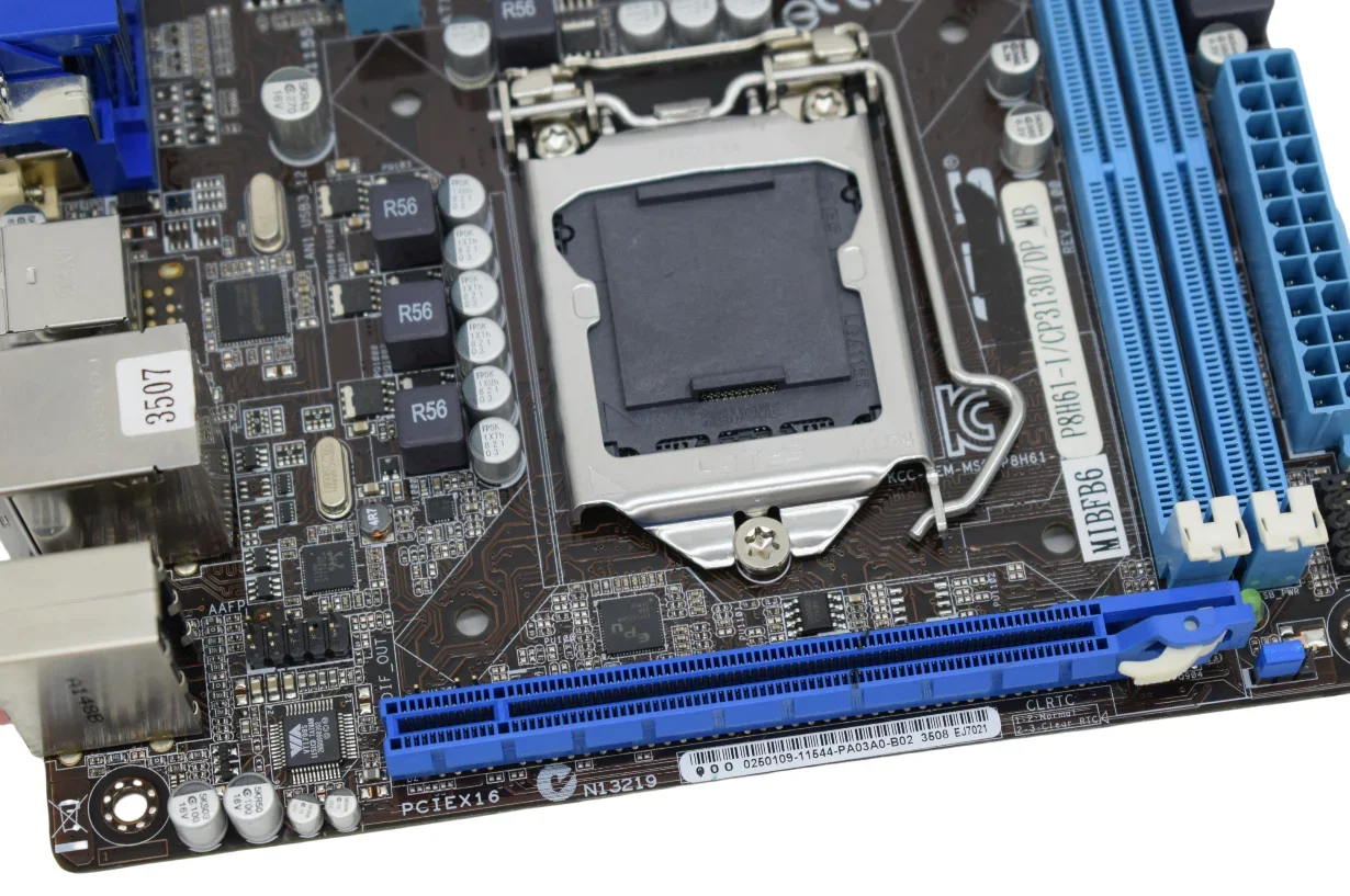 قاعدة Placa ASUS P8H61-I/CP3130/DP_MB H61 LGA 1155 الفقرة I7-3770 I5-3470 I5-2500 I3-3240 CPU DDR3 PCI-E X16 HDMI SATA II Mini-ITX