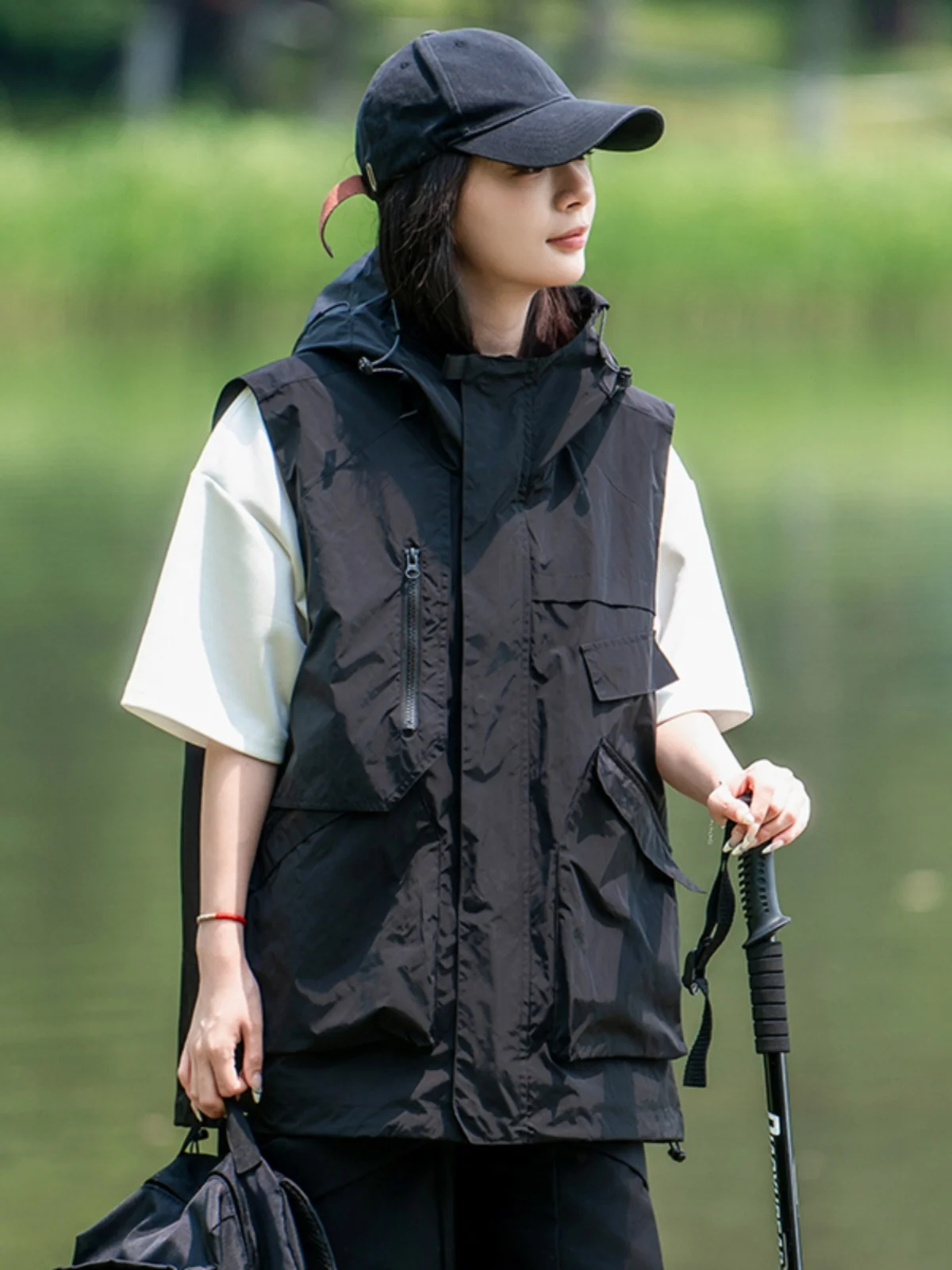 Men's Outdoor Climbing Vest Thin Breathable Multi-Pocket Summer Workwear Jacket Street Style Zipper Closure  Color Polye...