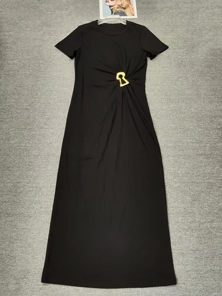 ชุดเดรสเสื้อยืดคอกลมดีไซน์เนอร์ ชุดเดรสสวมหัวจับจีบหัวเข็มขัดโลหะ ชุดเดรสถักแน่นยืดหยุ่นทันสมัย