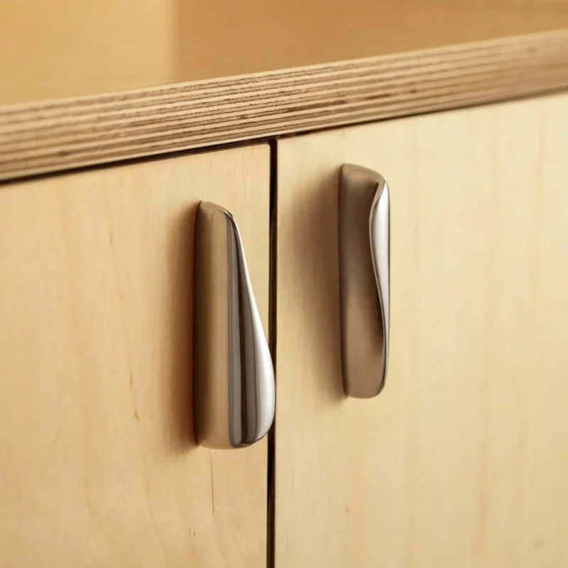 European Minimalist Door Handle Brass Furniture Handle Glossy Chrome Cabinet Bar Pulls Bedroom Bedside Mushroom Knob and Handle