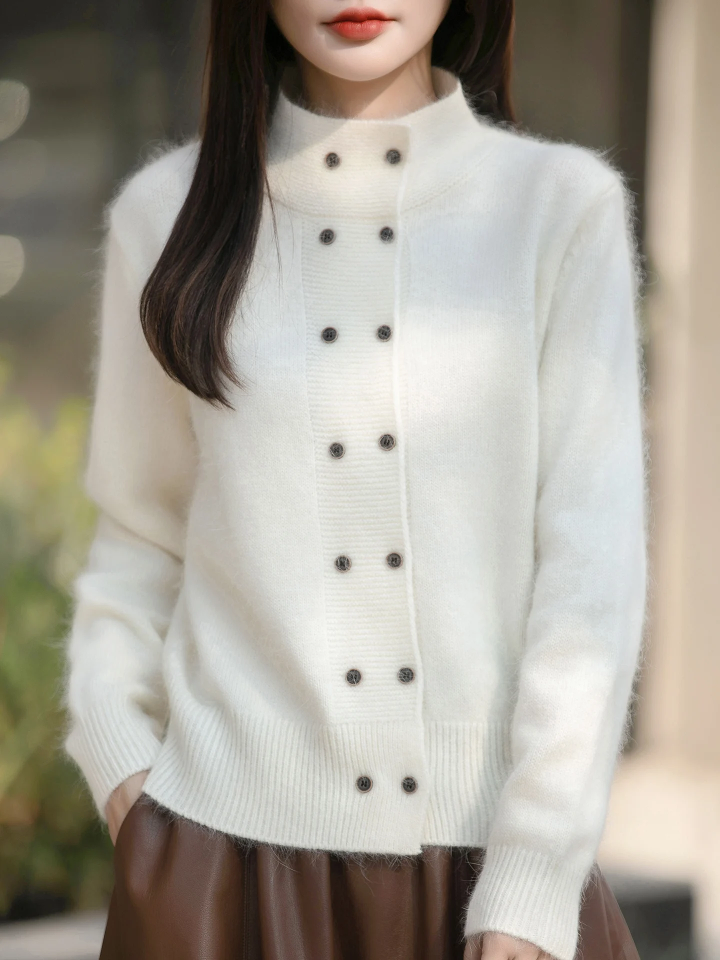 

Осенне-зимний женский утепленный вязаный кардиган свободного кроя с воротником-стойкой и двойной планкой на пуговицах