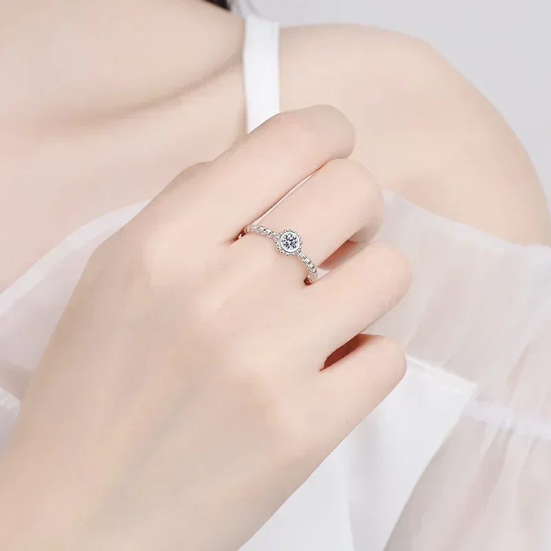Elegant Store Twisted Arm Sunflower 18K White Gold 0.3CT Moissanite Good Quality Wedding Ring for Women Jewelry Gifts
