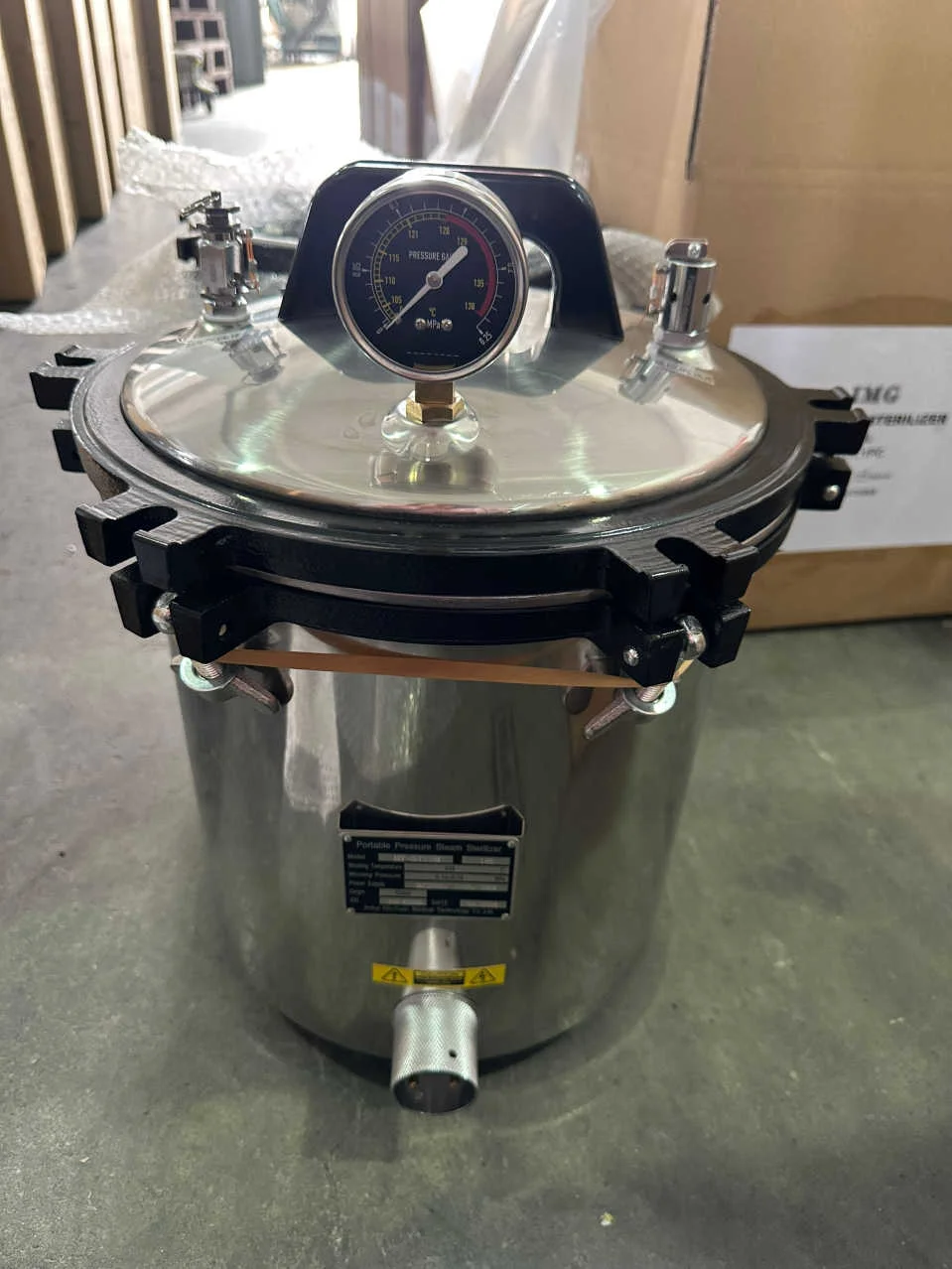 Small and Cheap 18L 24L Autoclave for Sterilizing Mushroom Substrate