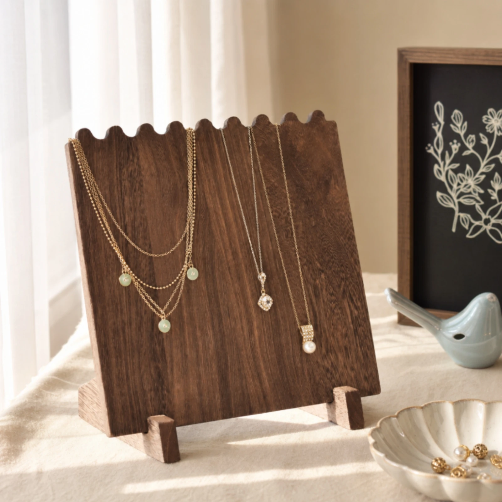 Wooden Necklace Display Rack Space-Saving Countertop Necklace Organizer with Slots Single-Tier Jewelry Display Board