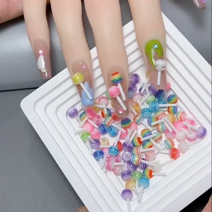 50 sztuk kolorowe Kawaii Lollipop Design Nail Art Charms 3D żywica akrylowa Cartoon ozdoba ozdoby do paznokci akcesoria cukierkowe DIY *