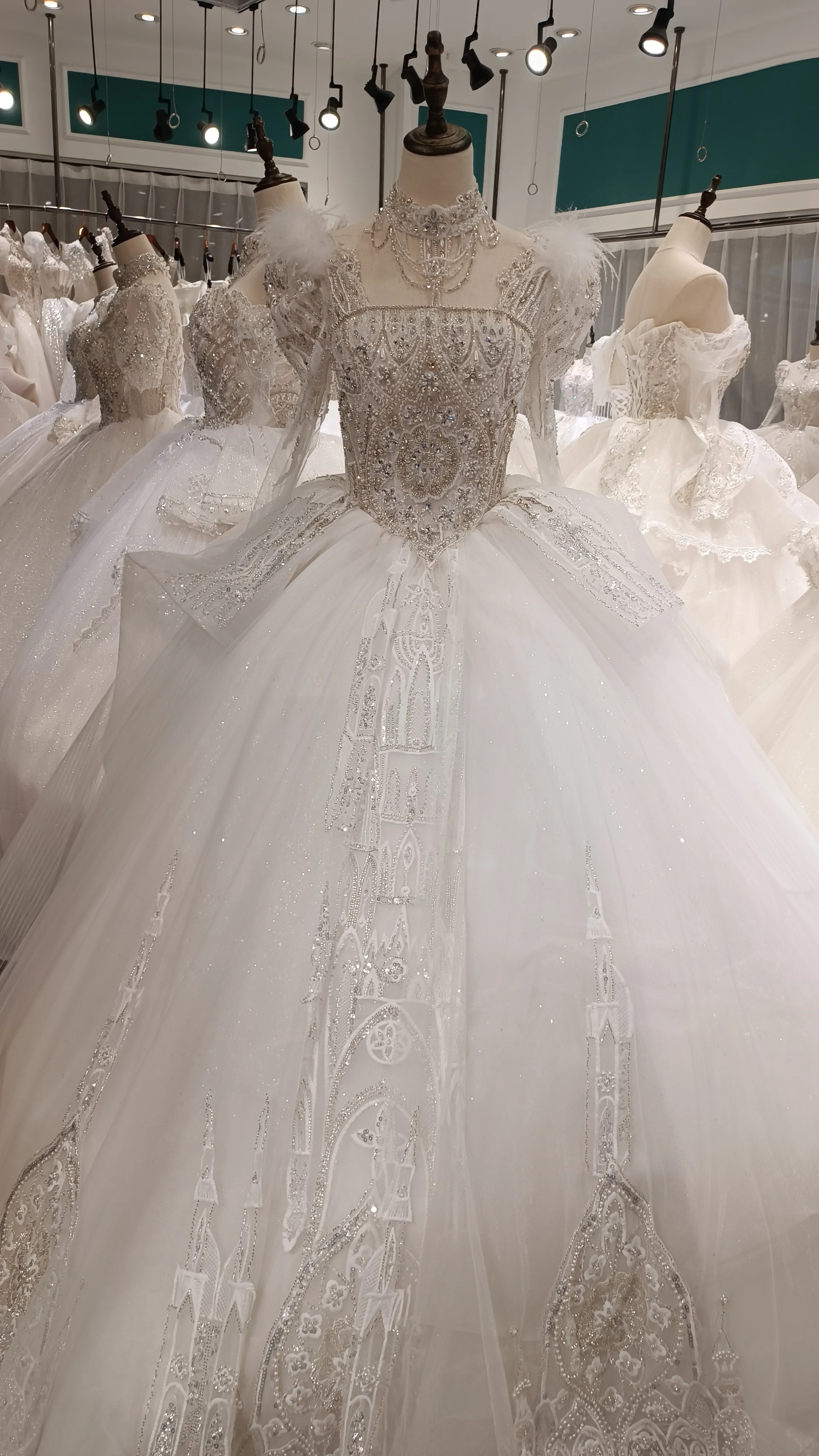 Collezione verde nuovo Design perline di lusso maniche lunghe abito da sposa glitters cristalli abito da ballo abiti da sposa