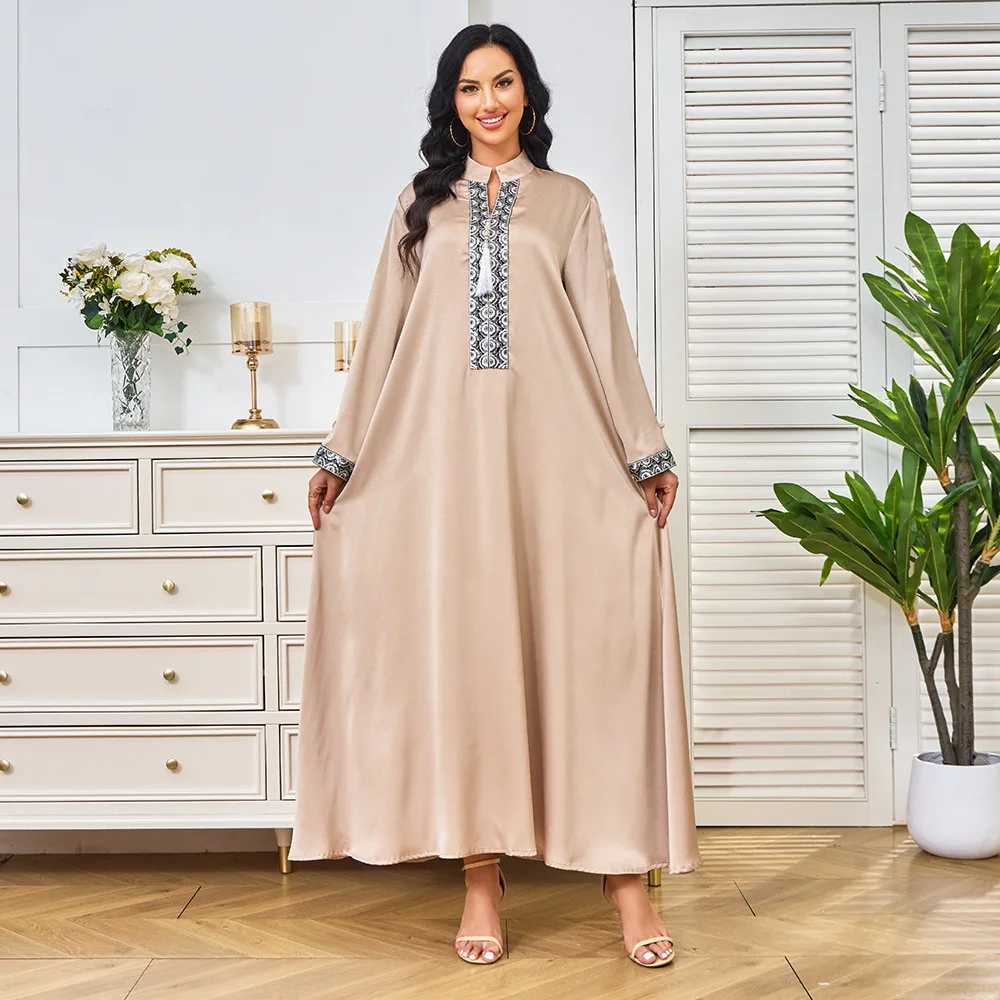 Dubai autumn and winter new women's clothing Muslim robe women's long skirt tassel pendant dress