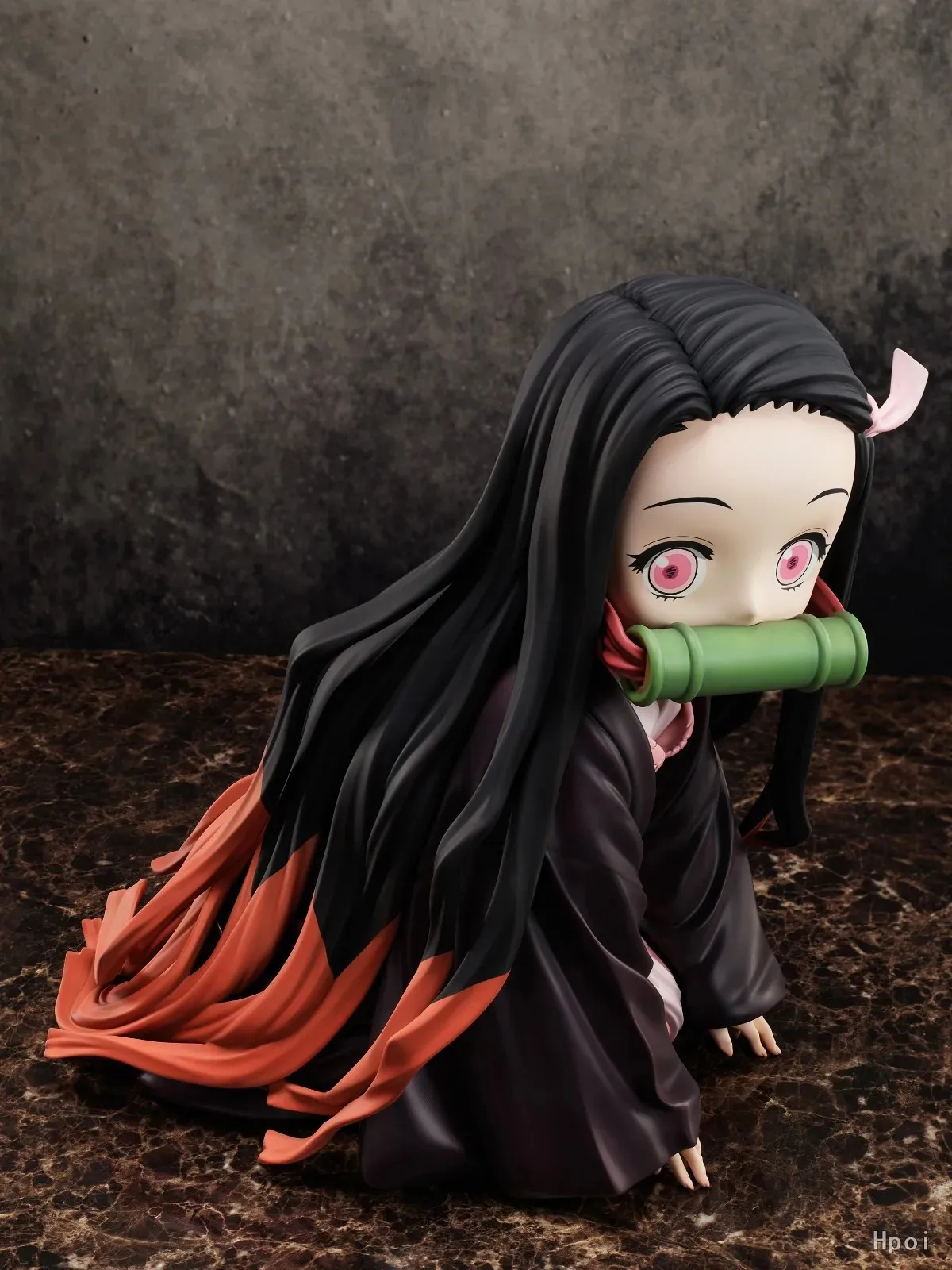 Figura de Anime Demon Slayer Kamado Nezuko Kawaii, figura de Posa en arrodillada en miniatura de PVC con estuche, mochila, caja, juguete de regalo de mesa, 9CM