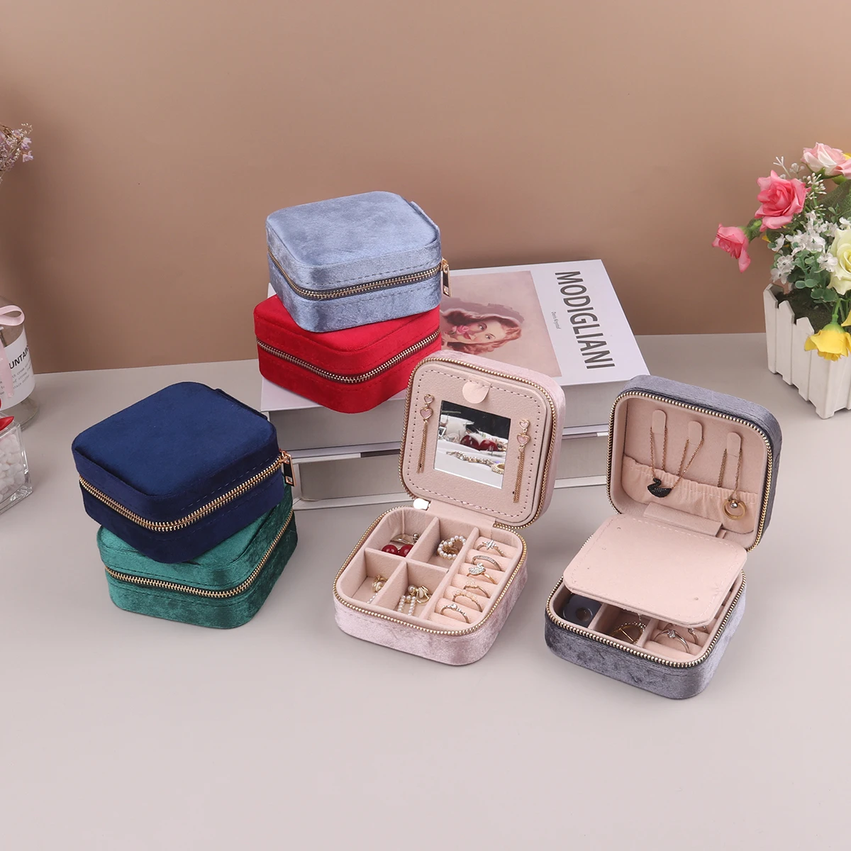 Clever Compartmentalized Design Small Body Hand Moving People Velvet Multifunctional Protection Jewelry Double Storage Box