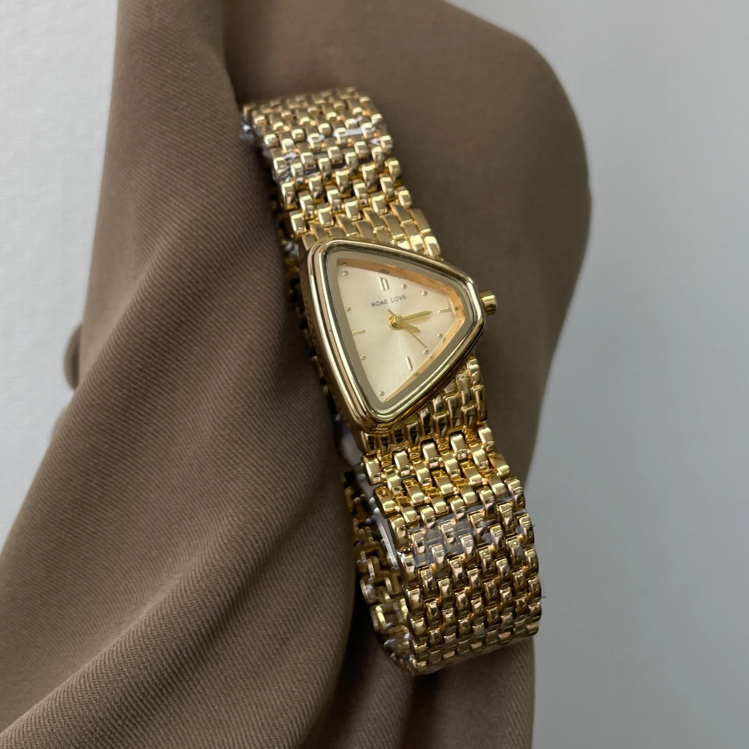 CILOA Vintage Irregular Triang - Watch Triangle Luxury review and price