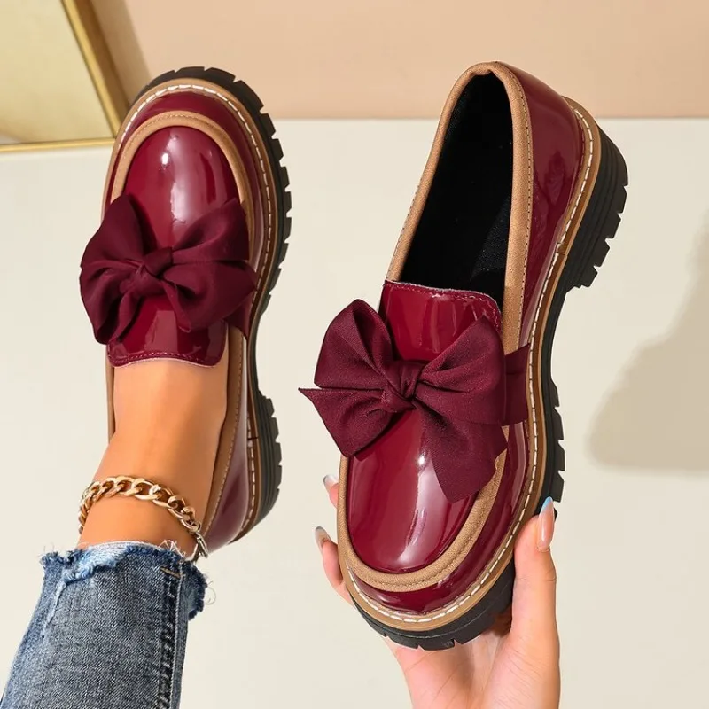 Women's Loafers Round Toe Flat Heel Patent-Look Finish Bow Decoration Slip-On Lug Sole Casual Daily Walking Outdoor Shoe Choices