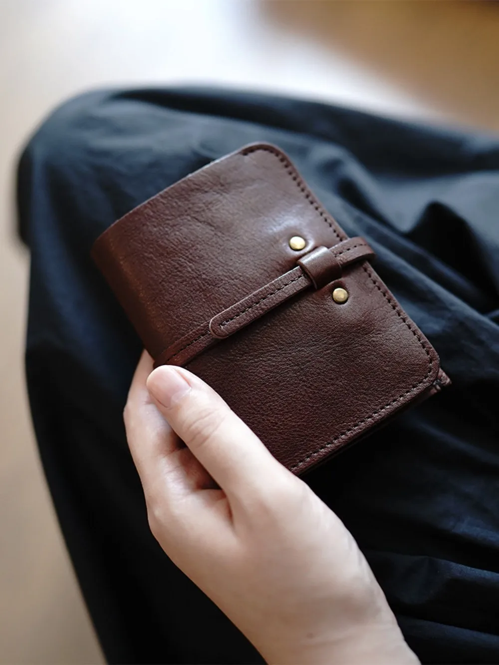 Soft retro genuine leather wallet made of top-grain cowhide with niche design, practical short money clip, minimalist coin purse