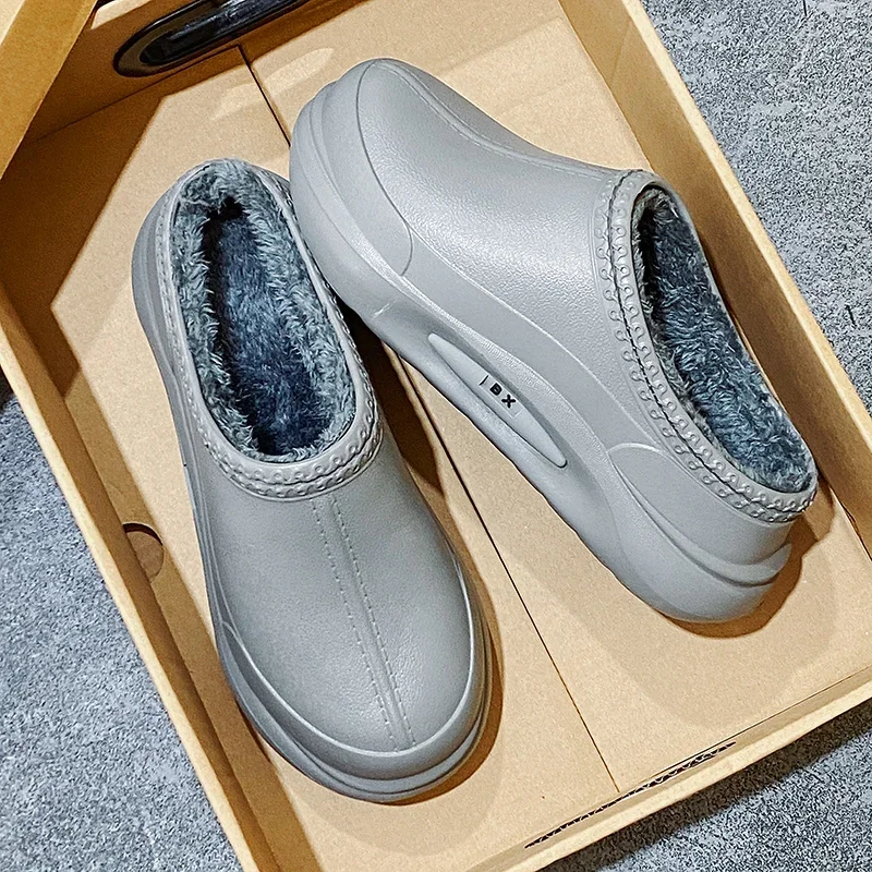 Nuovo arrivo Kitchen Chef Shoes con pelliccia Slip On zoccoli da giardino impermeabili per uomo pantofole in cotone leggero e caldo taglia 39-45