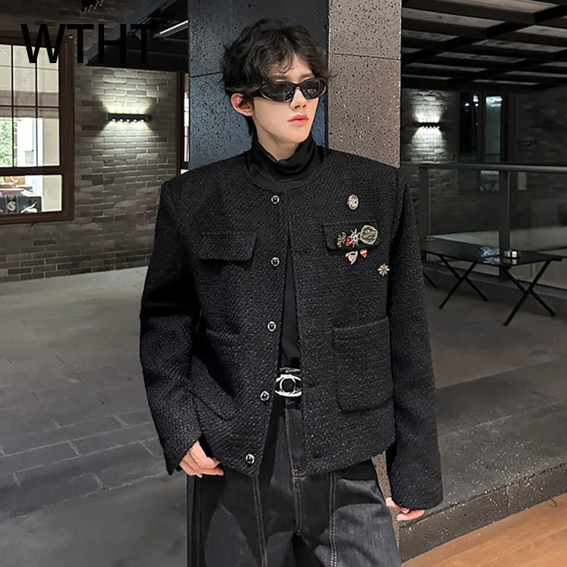 

WTHT Trendy New Men's Spliced Metal Shoulder Pads Coats Fashion Solid Color Single Breasted Jackets Male 2025 Autumn 2A2227