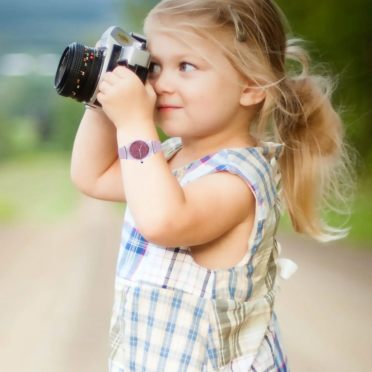 ساعة يد لامعة شفافة باللون الوردي، ساعة يد مريحة وقابلة للتعديل