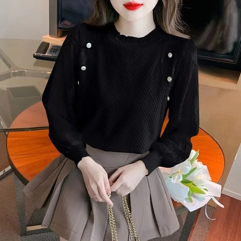 

Новая вязаная базовая рубашка с кружевом и небольшим ароматом для женщин осенью 2024, тонкий универсальный и модный тонкий женский топ