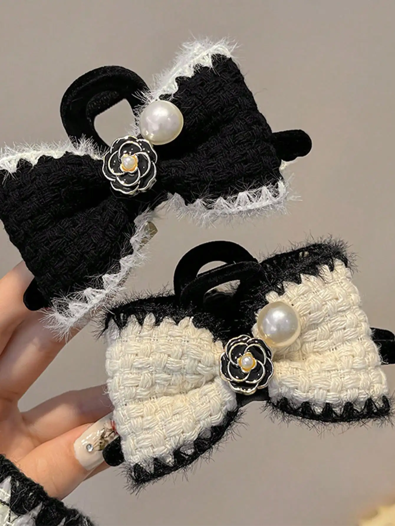

Bowknot Scrunchie Hair Claw Clip, Elegant And Plush, For Autumn/Winter,Hair Accessories,Claw Clips,Hair Jaw Clip