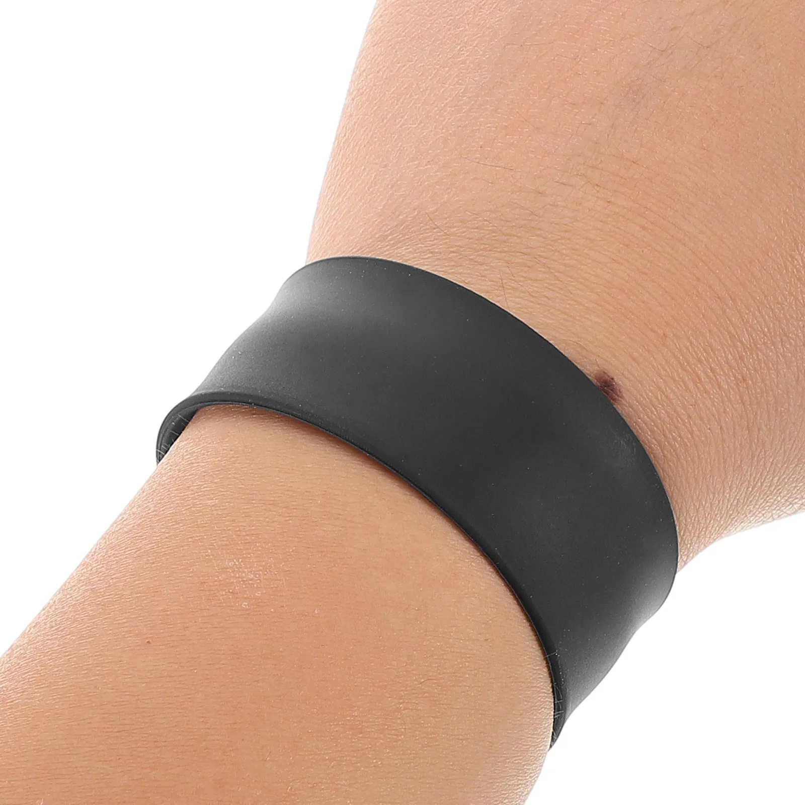 

18Pcs Soft Silicone Snap Bracelets Lightweight Comfortable Slap Wristbands for All Skin Types DIY Graffiti Craft Project Party