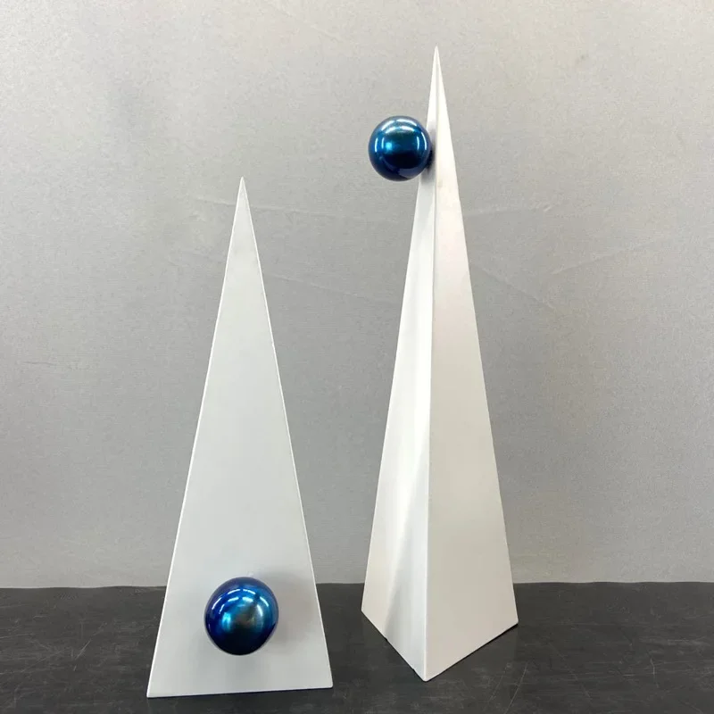 Metal Ornament Geometric Triangle Creative Blue Ball Ornament Abstract Decorative Figurines Home Decoration Accessories