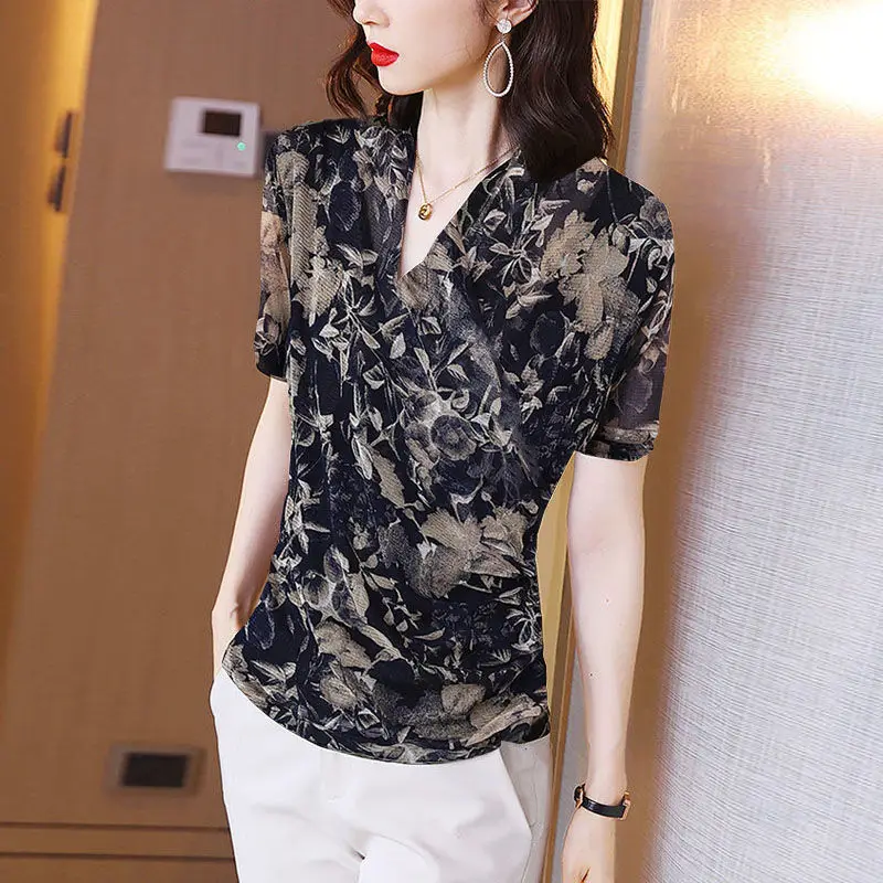 Summer Vintage Floral Printed Shirt Women\'s Clothing Commute V-Neck Slim All-match Casual Spliced Stylish Short Sleeve Blouse