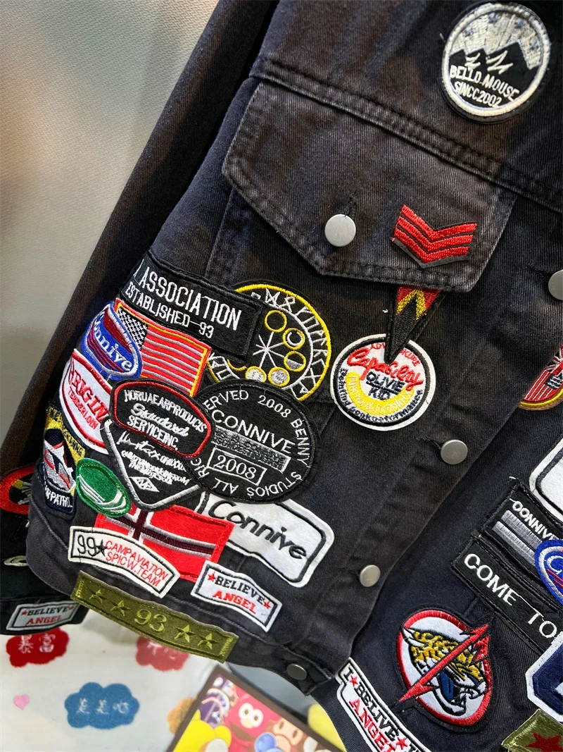 Frühling und Herbst Neue Herren-Jeansjacken mit Stickerei Y2K Trendige und Stilvolle Slim-Fit-Jeansjacke mit Abzeichen – Detail 22