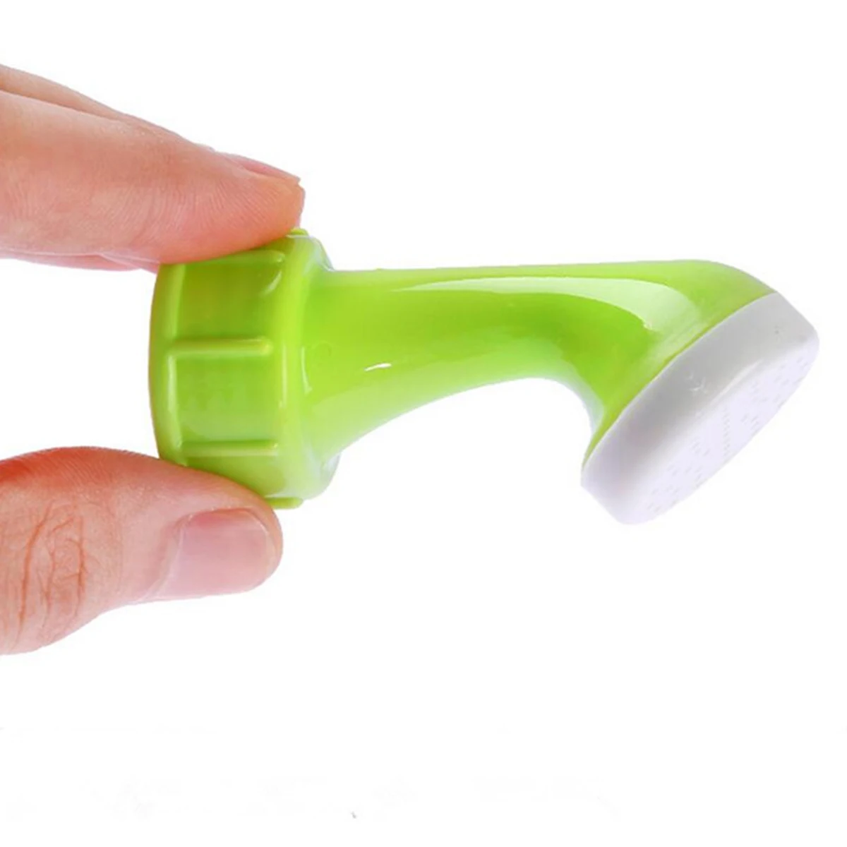 

2pcs Flower Watering Durable Gardening Supplies PP Sprinkler Nozzle Even Watering Gardening Supplies Plastic Bottle Attachment
