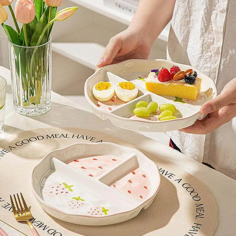 

Strawberry Pattern Ceramic Divided Plates Cute Large Capacity Color-Blocking Tablewares Ins Household Breakfast Dinnerware