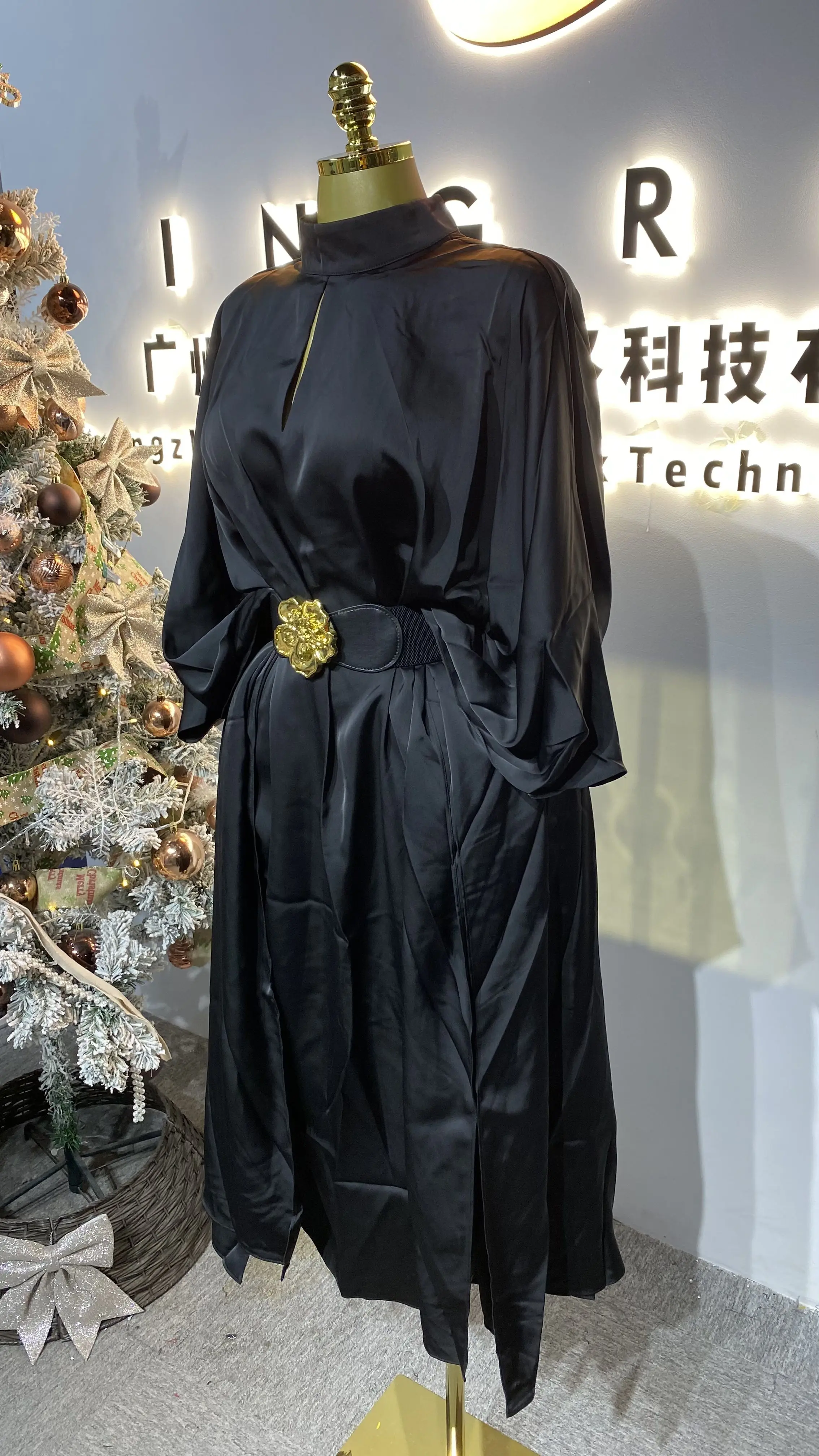 Vestido de noite luxuoso Dubai 2025: vestido Eid preto elegante para aberturas de verão-GZXX395