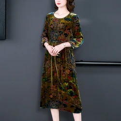 2024 autunno New Green Floral Velvet Chic Midi Dress Women Luxury Elegant Casual Dress coreano Vintage Bodycon Party Night Dress