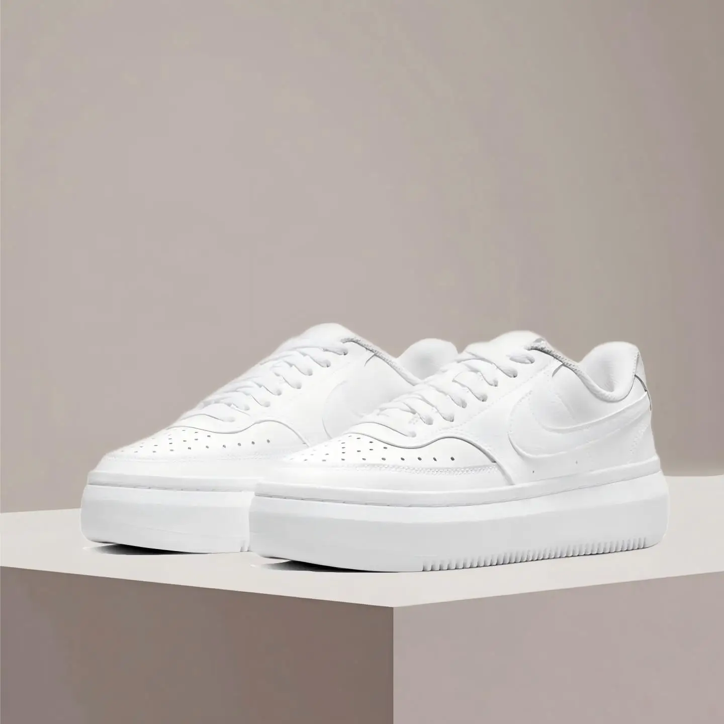 

Nike Court Vision 1 Low Casual Sneakers - Retro-Inspired Style, Fashionable Comfort for Everyday Wear, Unisex DM0113-100