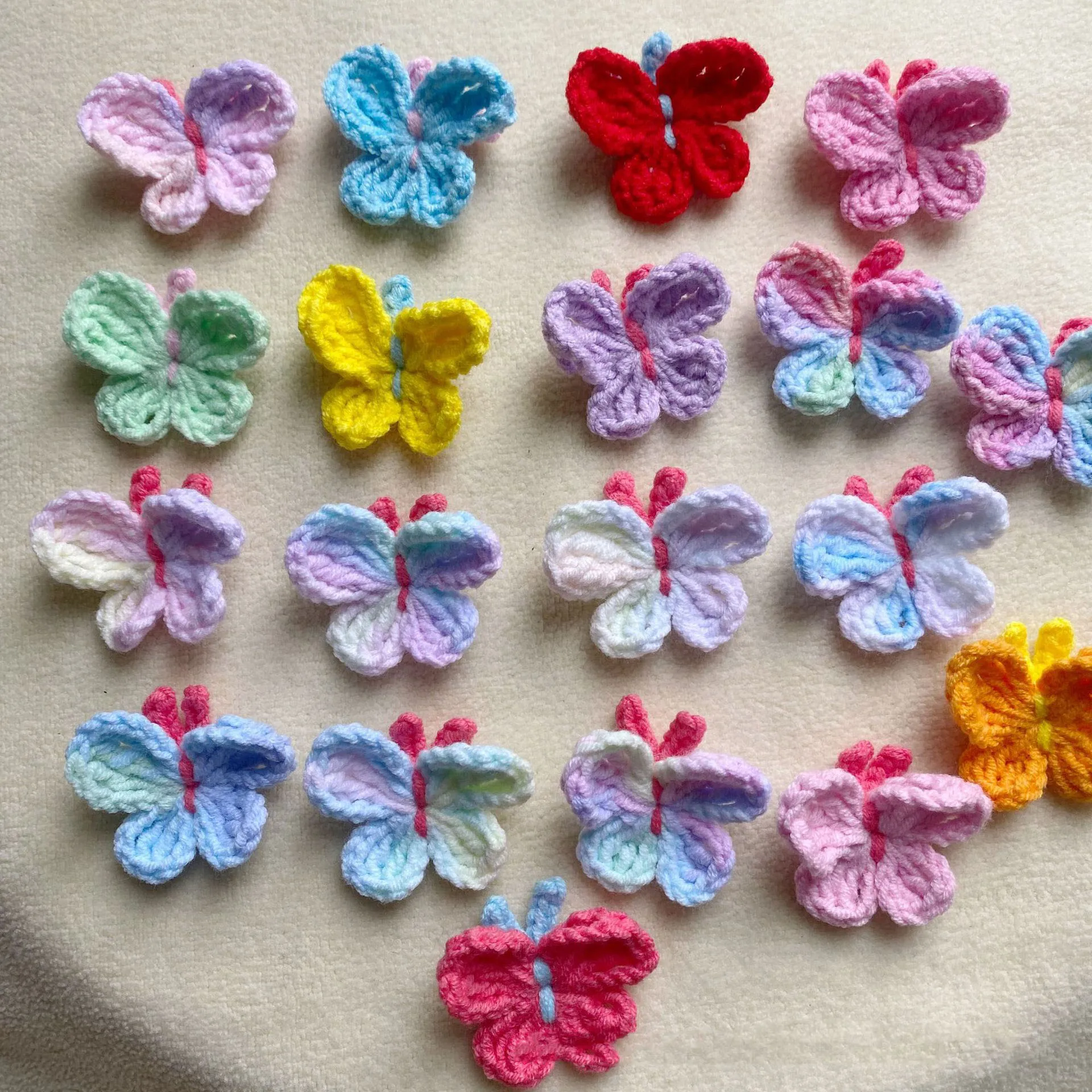 

24Pcs Handmade Crocheted Cute Yarn Butterfly Hair Accessories Hair Clips Materials For Sweater And Coat Decoration Small Bows