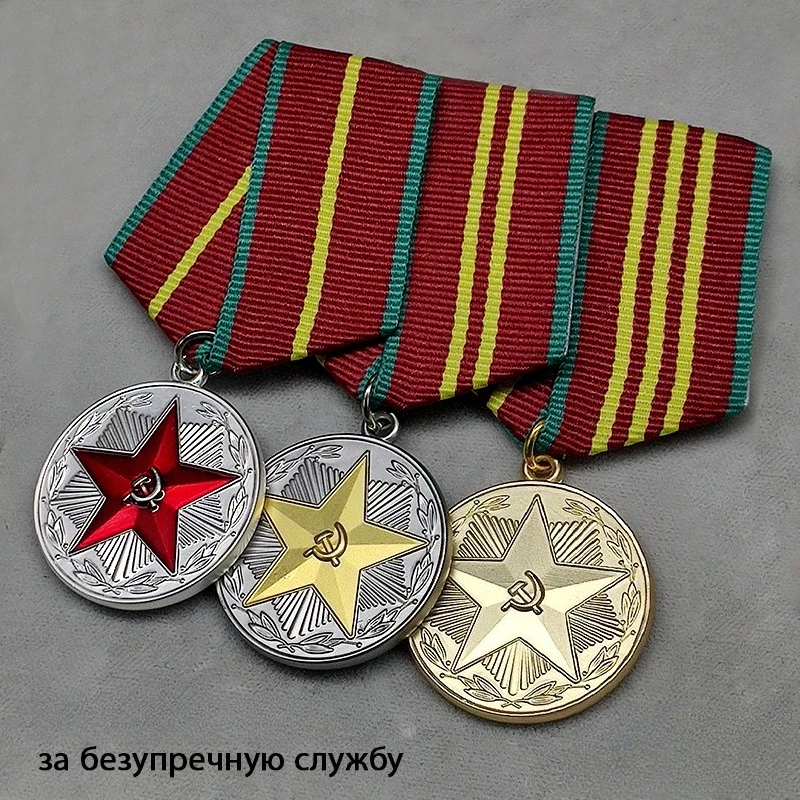 Service complet de la collection de médailles de l'Union Soviétique pour le service impeccable, rubans, badges, décorations, artisanat