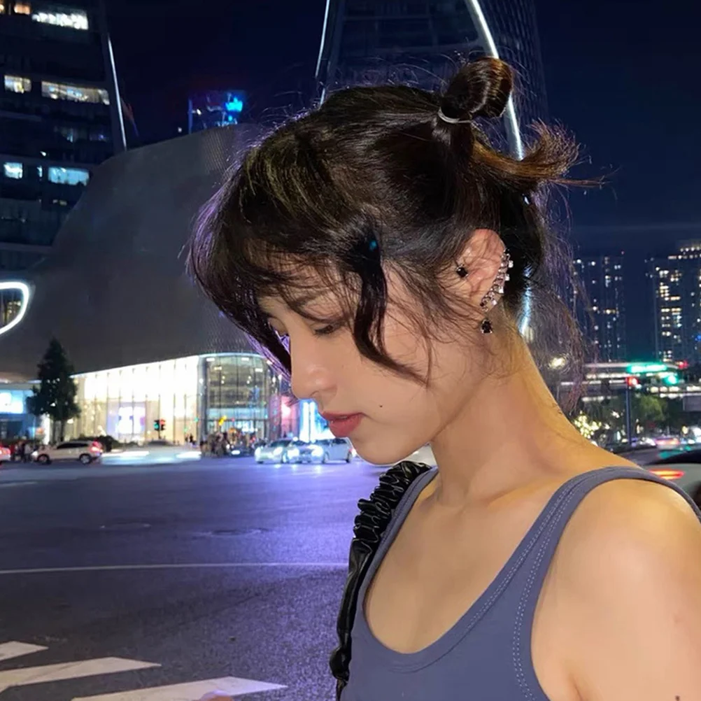 

2Pcs Vintage Metal Ear Cuff Crawler Punk Gothic Non-Piercing Cartilage Wrap Clip Earrings for Party Wedding Ear Cuff Crawler