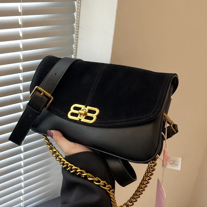 

Модная замшевая сумка премиум-класса в стиле поп 2025 года — женская маленькая квадратная сумка в стиле ретро, плечи/подмышки с цепочкой с замком, подходит для платьев/джинсов, трикотажа