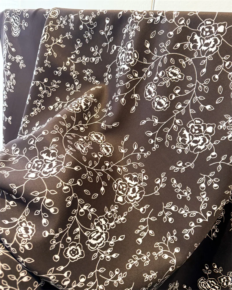 Syal Persegi 90X90Cm Antik Mew - Ascot Neck Scarf ulasan dan harga