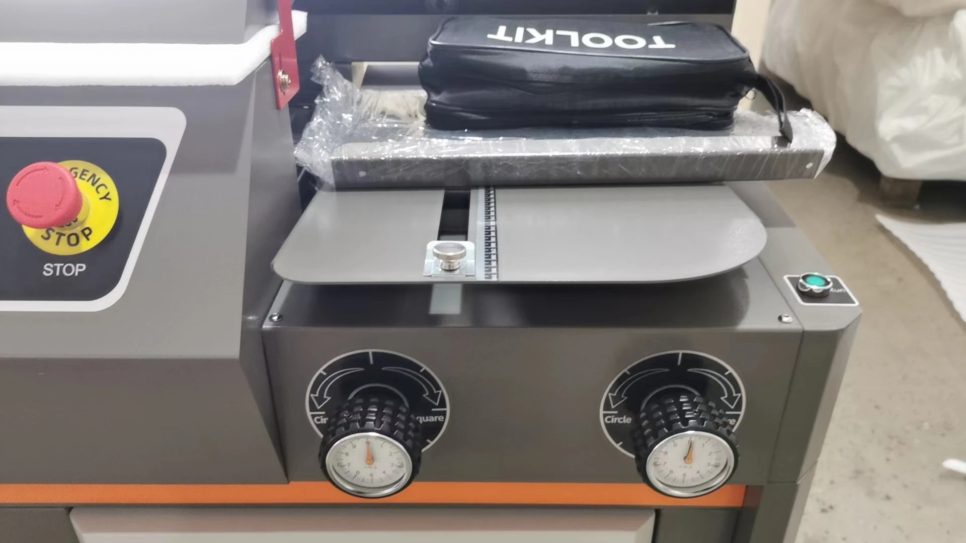 

Gold Seller C50 Hot Sale Book Binding Machine A4 Glue Binder with Good Quality for Office Equipment