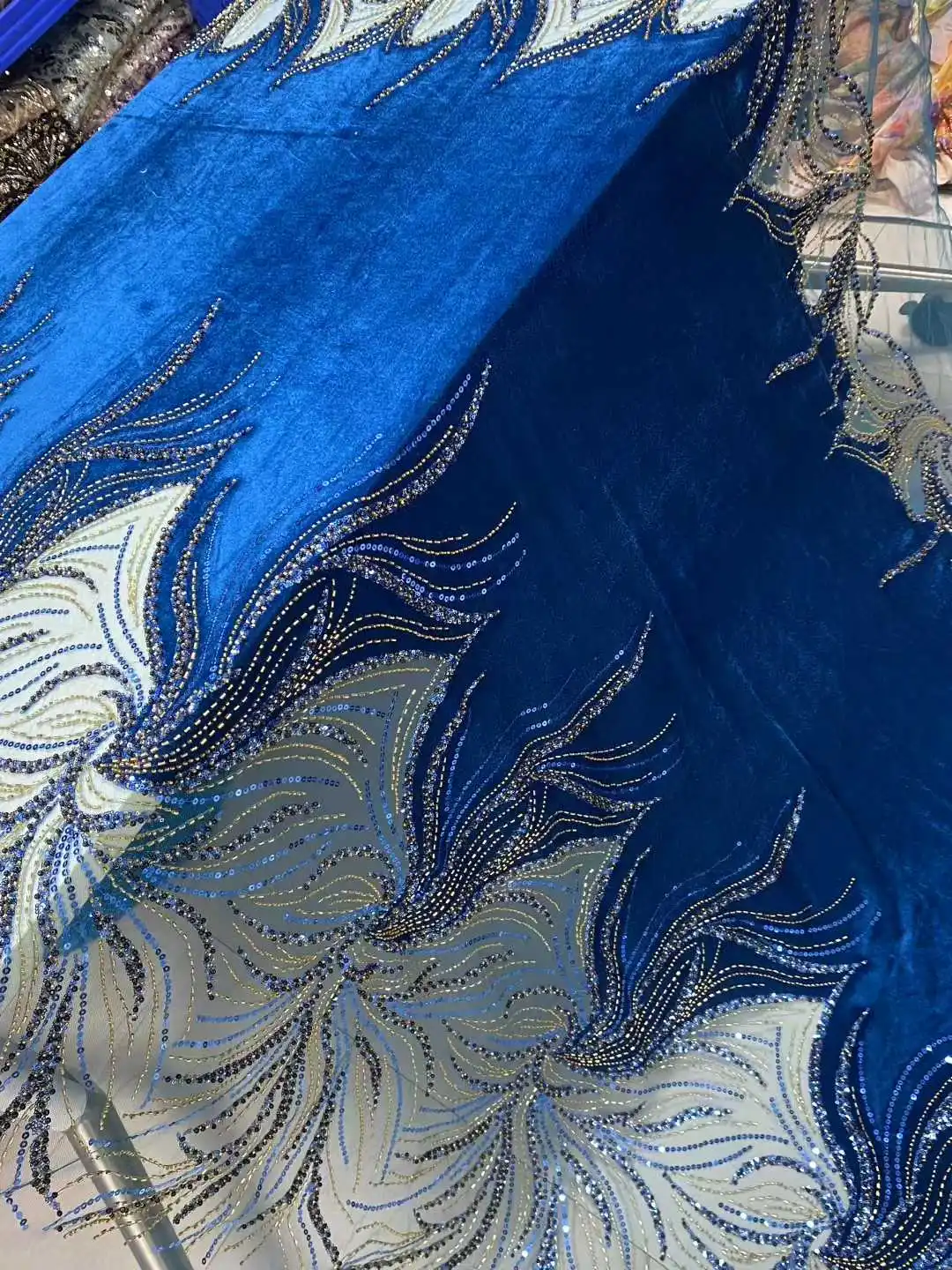 Nowy wzór afrykańskiej aksamitnej koronki z cekinami 2025, wysokiej jakości koronka z koralikami, nigeryjska koronka dla panny młodej na suknię ślubną, SZ1621