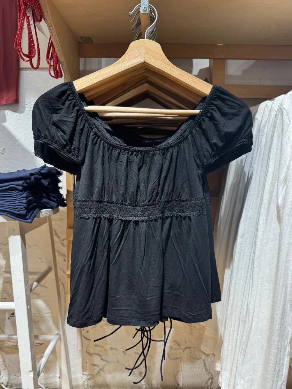 جديد أسود الدانتيل تقليم سليم تي شيرت امرأة طيات مغرفة طوق القطن نفخة الأكمام تيز الصيف الظهر الدانتيل متابعة الصلبة الحلو التي شيرت Y2k