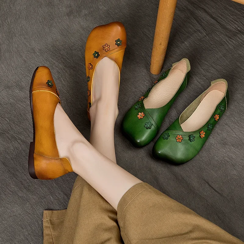 

2025 Hot Seller Spring New Female Flower Fairy Wind Flat Comfortable Women Soft Soled Leather Shoes Sneakers Women