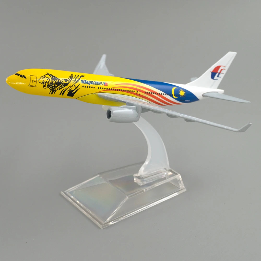 

1/400 Alloy Aircraft Model Airbus A330 Malaysia Airlines Tiger 16cm Plane Toy Children Gift for Collection Decoration