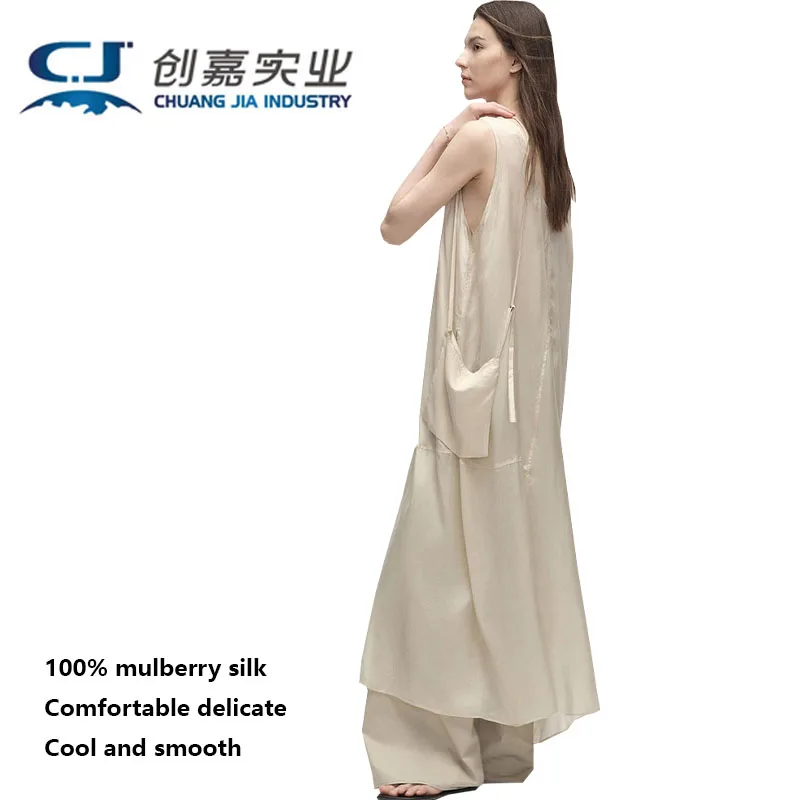 

100% Silk Women's Dress with a Backless and Long Style, Suitable for Summer, Cool, Comfortable and Casual.