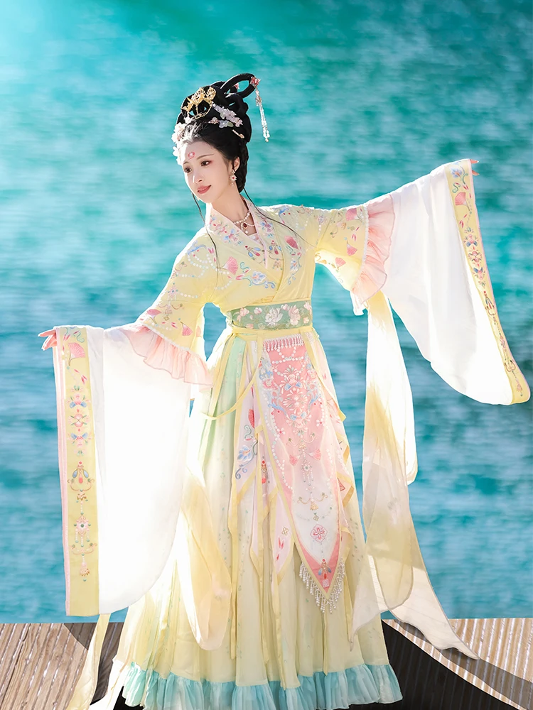 

Изысканная вышитая юбка ханьфу. Статическая волна. Godd Picture Dr Rong Spirit Assignment Diaam Wei Jin. Смешанная юбка Han...